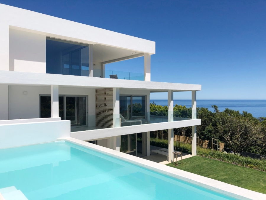 To Let 8 Bedroom Property for Rent in Bakoven Western Cape